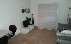 Studio Uzes Parking Proche Centre Ville